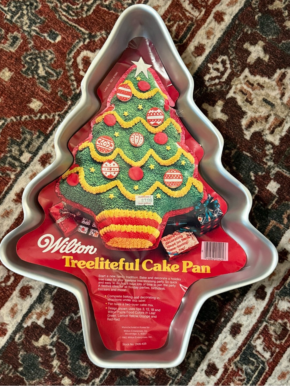 Wilton Silver Tree-Shaped Cake Pan